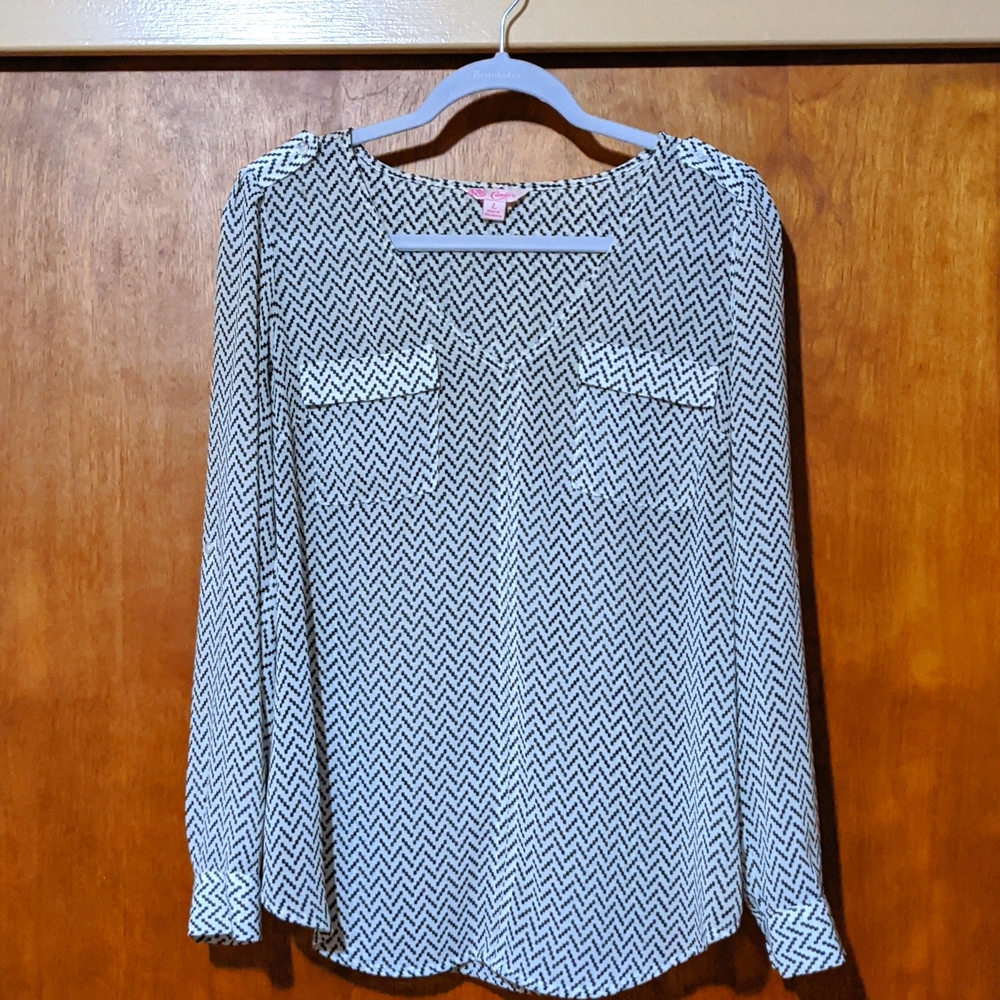 Candie's Black/White women's bouse. Size L